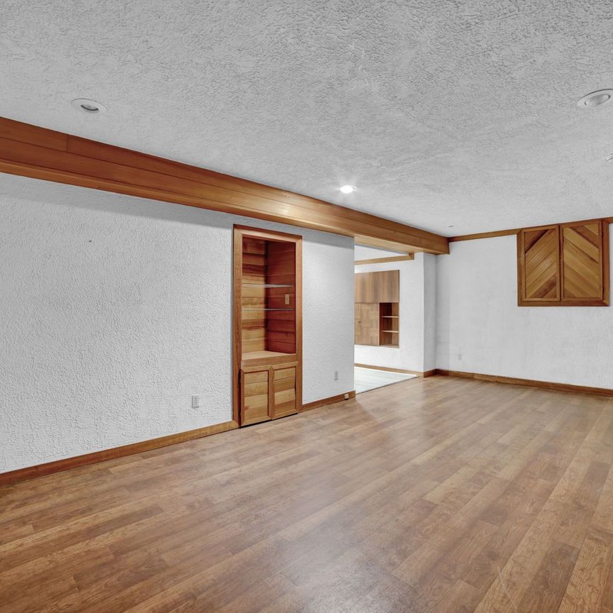 For Lease - 312 Dalewood Drive, Oakville, Ontario - Photo 1