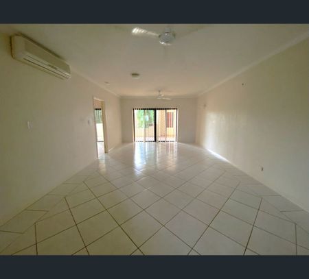 8/310 Lake Street, Cairns North, Qld 4870 - Photo 5