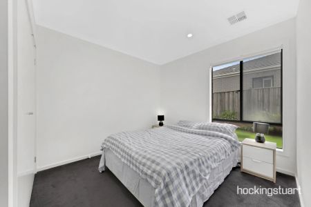 SPACIOUS FAMILY HOME IN KINBROOK ESTATE OF DONNYBROOK - Photo 4