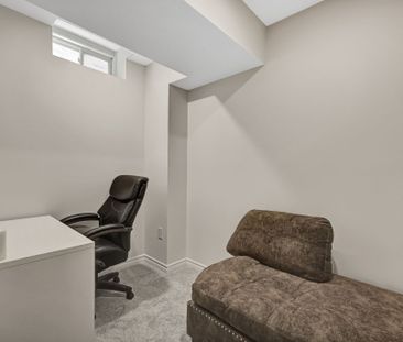 For Lease - 15 Douglas Kemp Crescent Unit# MAIN & UPPER, Clarington... - Photo 3