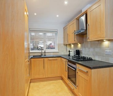 3 bedroom end of terrace house to rent - Photo 5