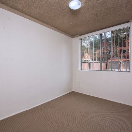 Walk to station! - Photo 3