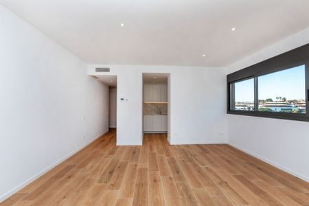 Piso de alquiler en Carrer de Joan de la Cierva, Finestrelles - Photo 4