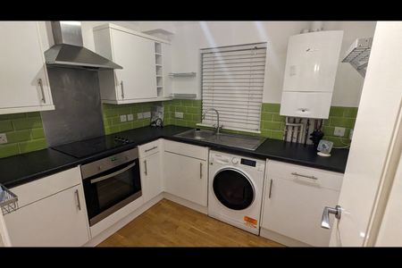1 Bed Flat, Beckington Road, BS3 - Photo 3