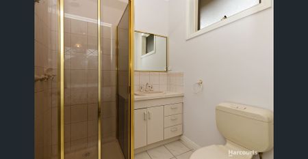 Style and Space - Photo 3