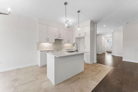 For Lease - 207 ALESSIO Drive, Hamilton, Ontario - Photo 4