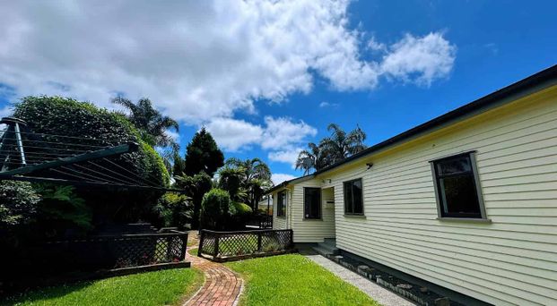 Stunning Four Bedroom In Sought After Chartwell - Photo 1