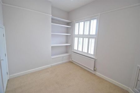 3 bedroom end of terrace house to rent - Photo 4