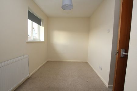 2 Bedroom Semi-Detached House, Chester - Photo 2