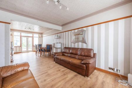 5 bedroom semi-detached house to rent - Photo 5