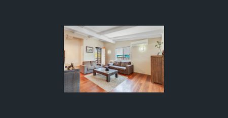 4 Bedroom, 1 bath House to let in Kallangur - Photo 3