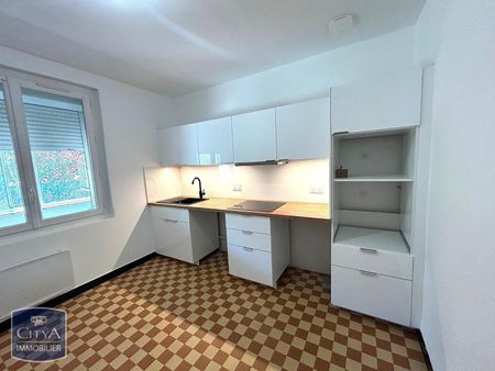 Location Maison 3 pièces 66m² CHATEAUNEUF LES MARTIGUES 13220 - Photo 3