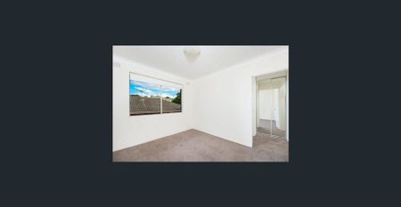 Conveniently Located Two Bedroom Unit - Photo 2