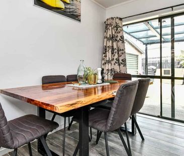 Spacious Family Living - Photo 2