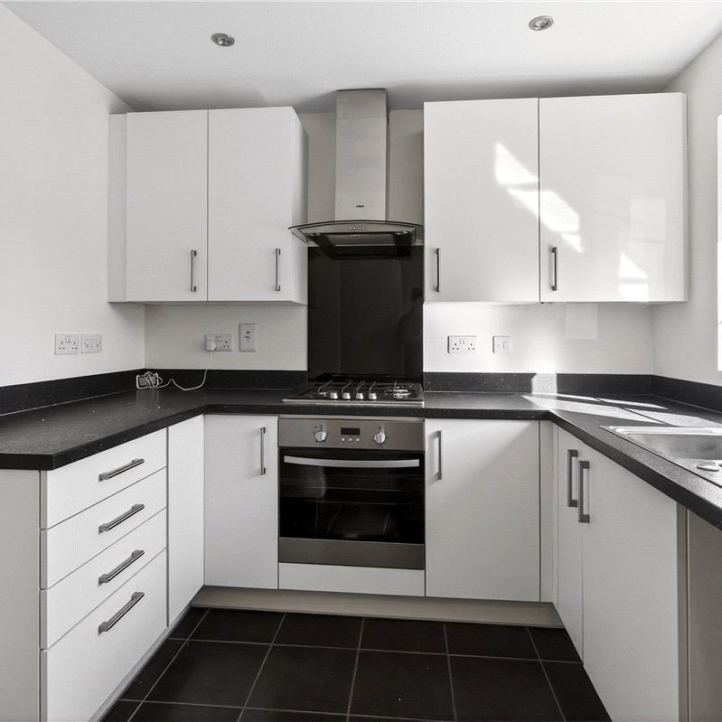 A detached 3 bedroom house with garage and gardens situated in Measham. - Photo 1