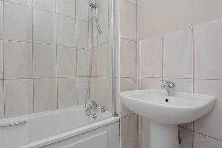 1 Lesley Court, 25 Stockmans Lane, BELFAST, BT9 7JA - Photo 5