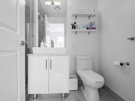 For Lease - 1 The Esplanade Street Unit# 2202, Toronto, Ontario - Photo 1