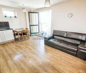 The Junction, Slough, SL2 - Photo 1