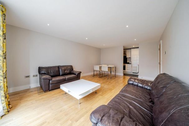 2 bedroom flat to rent - Photo 1