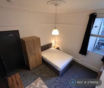 1 bedroom in a house share to rent - Photo 1