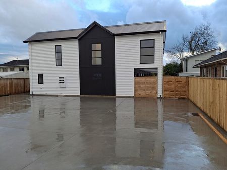 Modern 3BR Home in Hamilton East - Photo 4