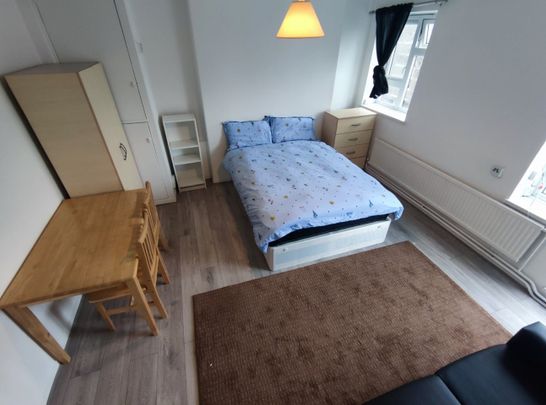 Room in a Shared Flat, Cottenham House, N19 - Photo 1