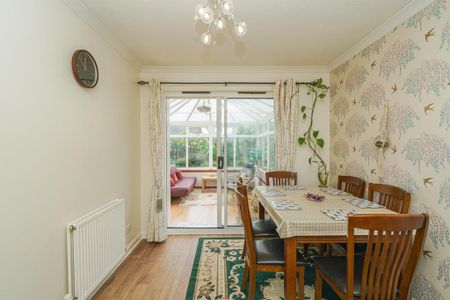 3 bedroom detached house to rent - Photo 5