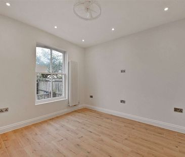 A newly refurbished and extended four bedroom home in the heart of ... - Photo 1