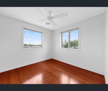 Modern Townhouse Living with Space, Style and Comfort - Photo 1