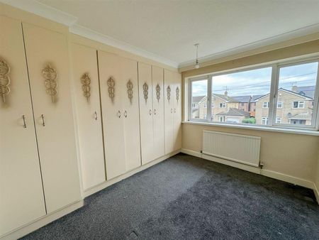 3 Bedroom Semi-Detached House for rent in Fernbank Drive, Armthorpe, Doncaster - Photo 4