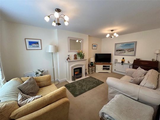 3 bedroom semi-detached house to rent - Photo 1