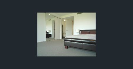 Spacious and luxurious townhouse! - Photo 3