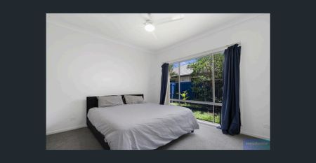 🏡 Stylish Family Living in the Heart of North Lakes – 26 Capricorn Circuit - Photo 5