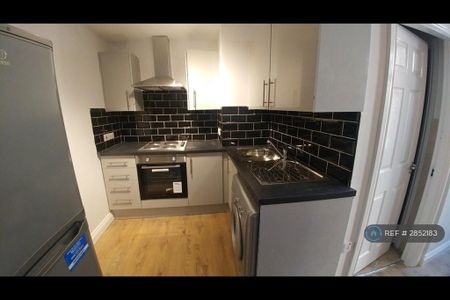 1 bedroom flat to rent - Photo 5