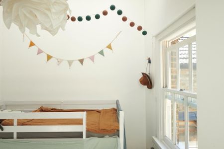 2 Bed Terraced House, Queens Road, SW14 - Photo 2