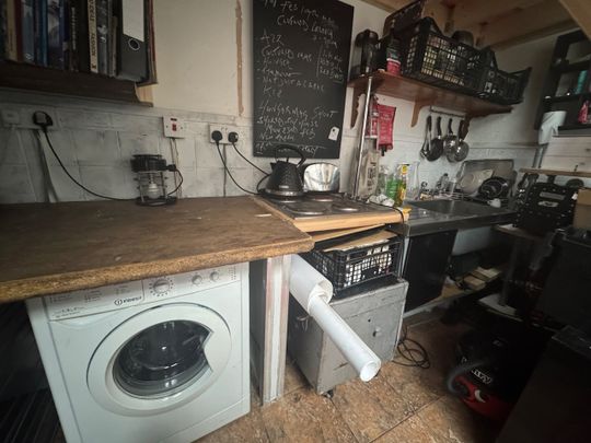 1 Bed Flat, Glebe Road, E8 - Photo 1