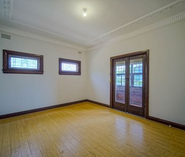 Spacious 3-Bedroom Home with Yard & Parking - Photo 6