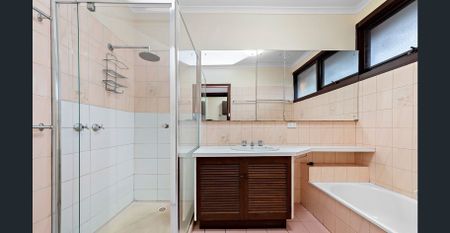 CLOSE TO EVERYTHING! - Photo 5