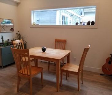 10 month rental - furnished 3 bedroom house in Fernwood - Photo 2