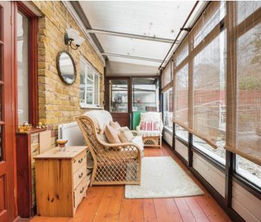 3 Bed Terraced House, Meggeson Avenue, SO18 - Photo 2