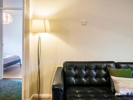 Salisbury Court - Photo 1