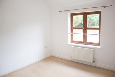 4 bedroom detached house to rent - Photo 4