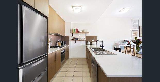 Offers easy modern living - Photo 1