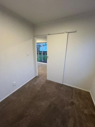 PAPAKURA, 2 BEDROOMS - Photo 1