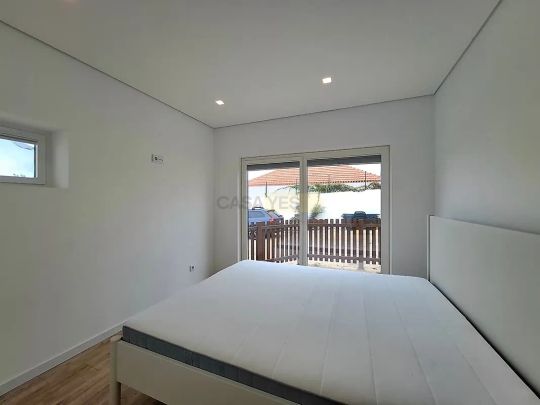 House T2 in Encarnação, Mafra - Photo 1