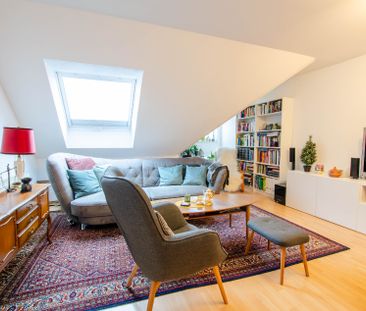 Moderne 2 Zimmer-Wohnung im Dachgeschoss mit Loggia und Stellplatz - Foto 2