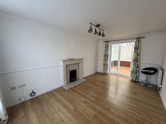 Grant Close, Kettering - Photo 1