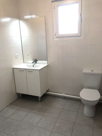 Location Appartement 4 pièces 78m² - Photo 3