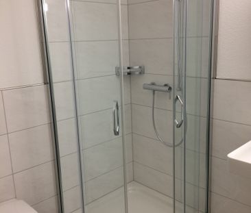 Moderne 4.5-Zimmer-Wohnung mit Bergsicht und ruhiger Lage - Foto 4
