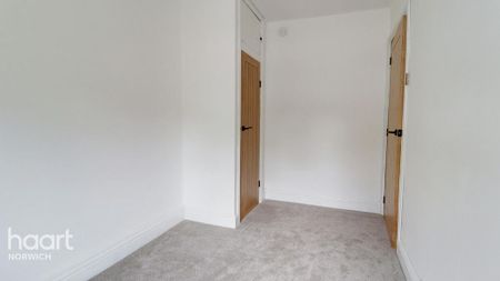 3 bedroom semi-detached house to rent - Photo 4